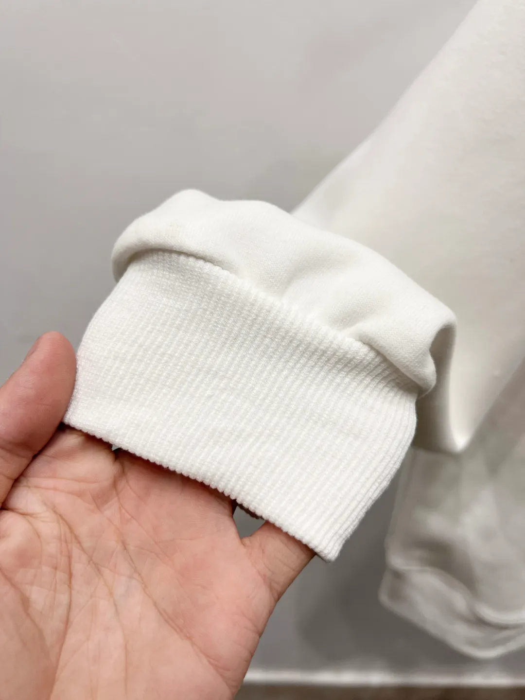 P130 zp version [exclusive supply] - Rah Lauren classic four-season basic three-dimensional Malaysia LOGO-No. 3 armband solid color long-sleeved shirt - Original consistent 280g heavy Chinese cotton composite fabric ✅ - Three-dimensional Malaysia embroidery White pearlescent buttons ✅ - Professional placket processing ✅ -Rah Lauren classic Malaysia logo｜Unlock the British retro sports style to create a tall silhouette The iconic Malaysia embroidery logo interprets American origin The solid color system can easily control both formal and casual scenes. Color: White Size: S M L XL